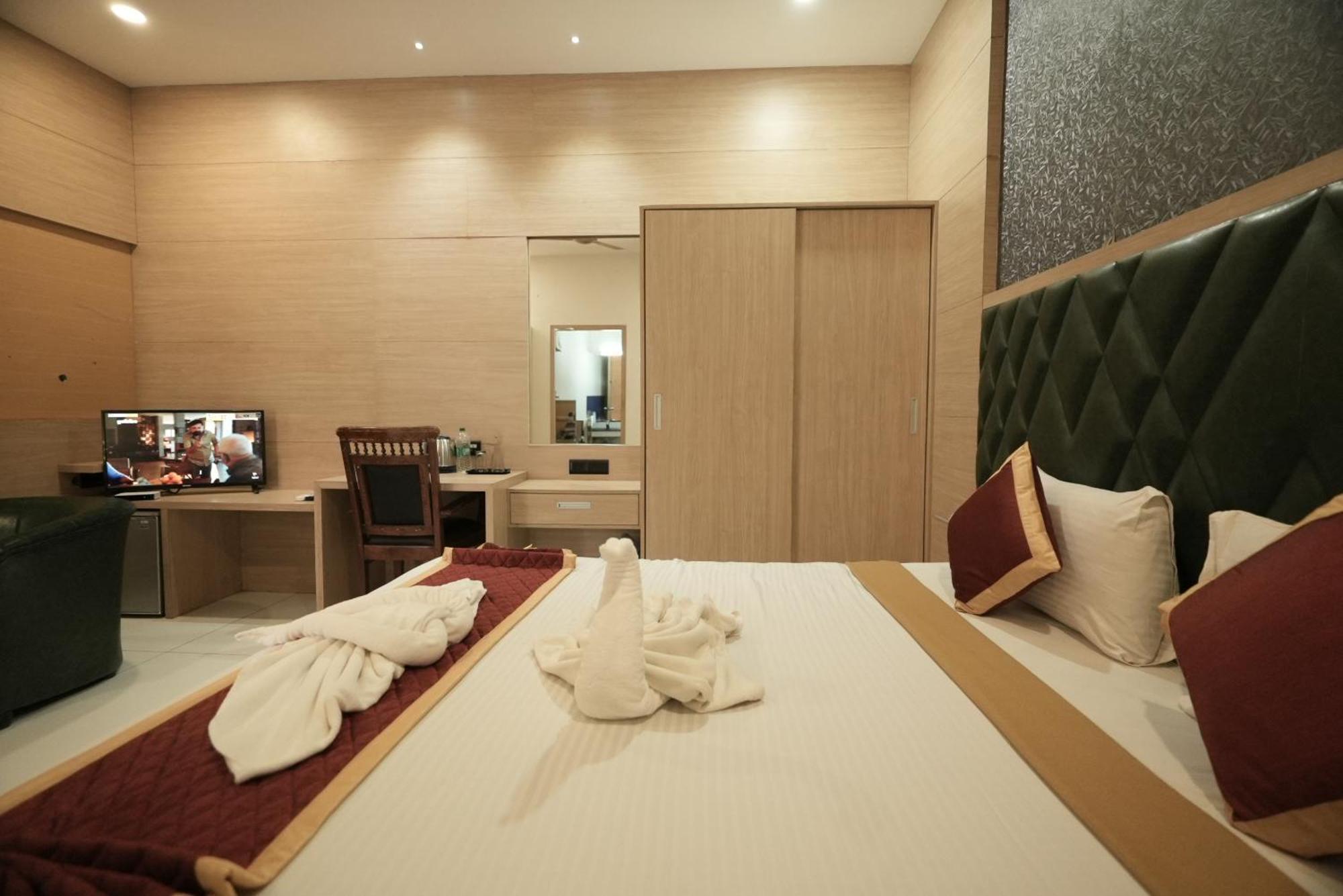 Raja Park Beach Resort 바르칼라 외부 사진